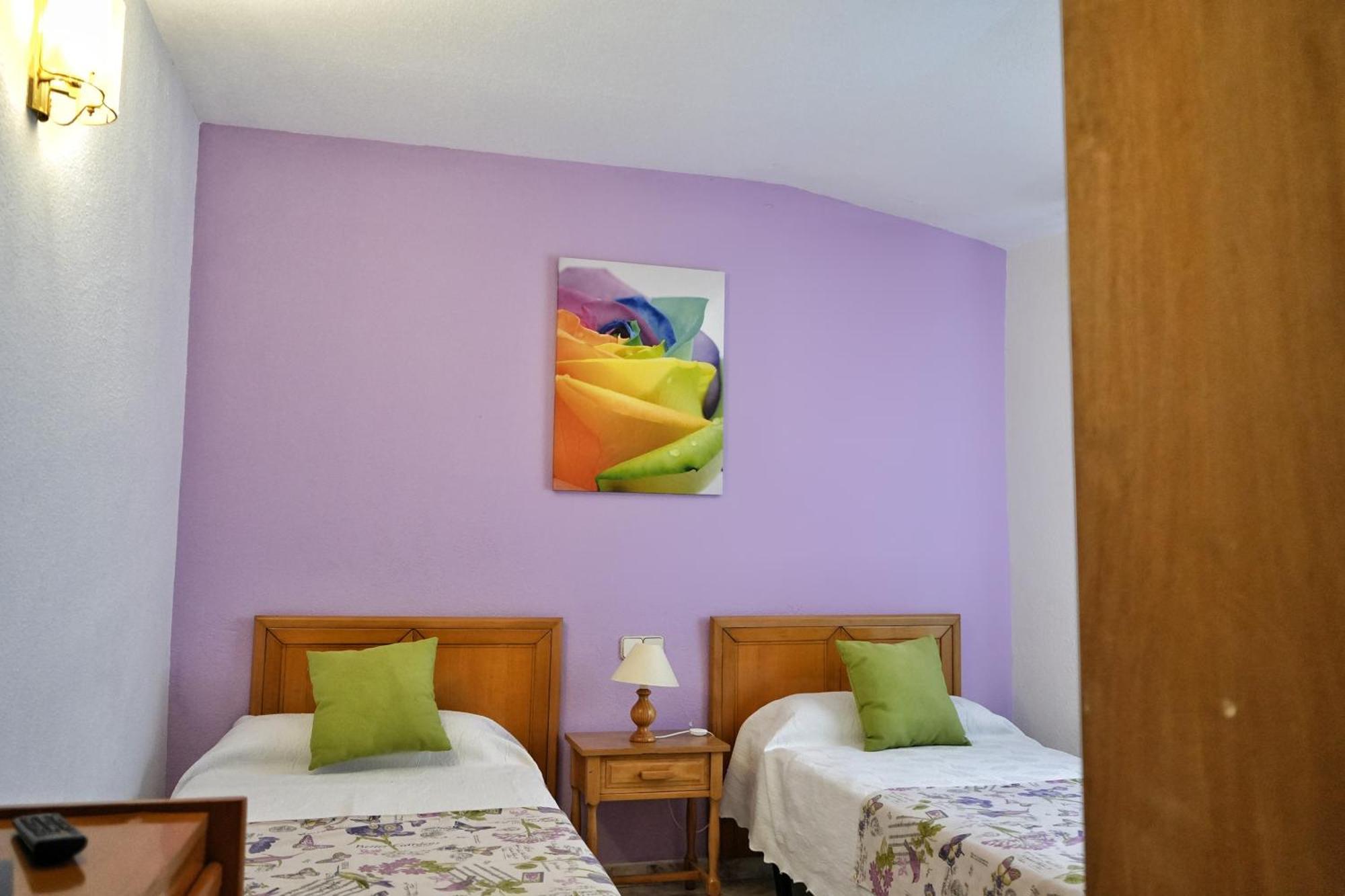 Hostal Mainz Piedralaves Exterior foto