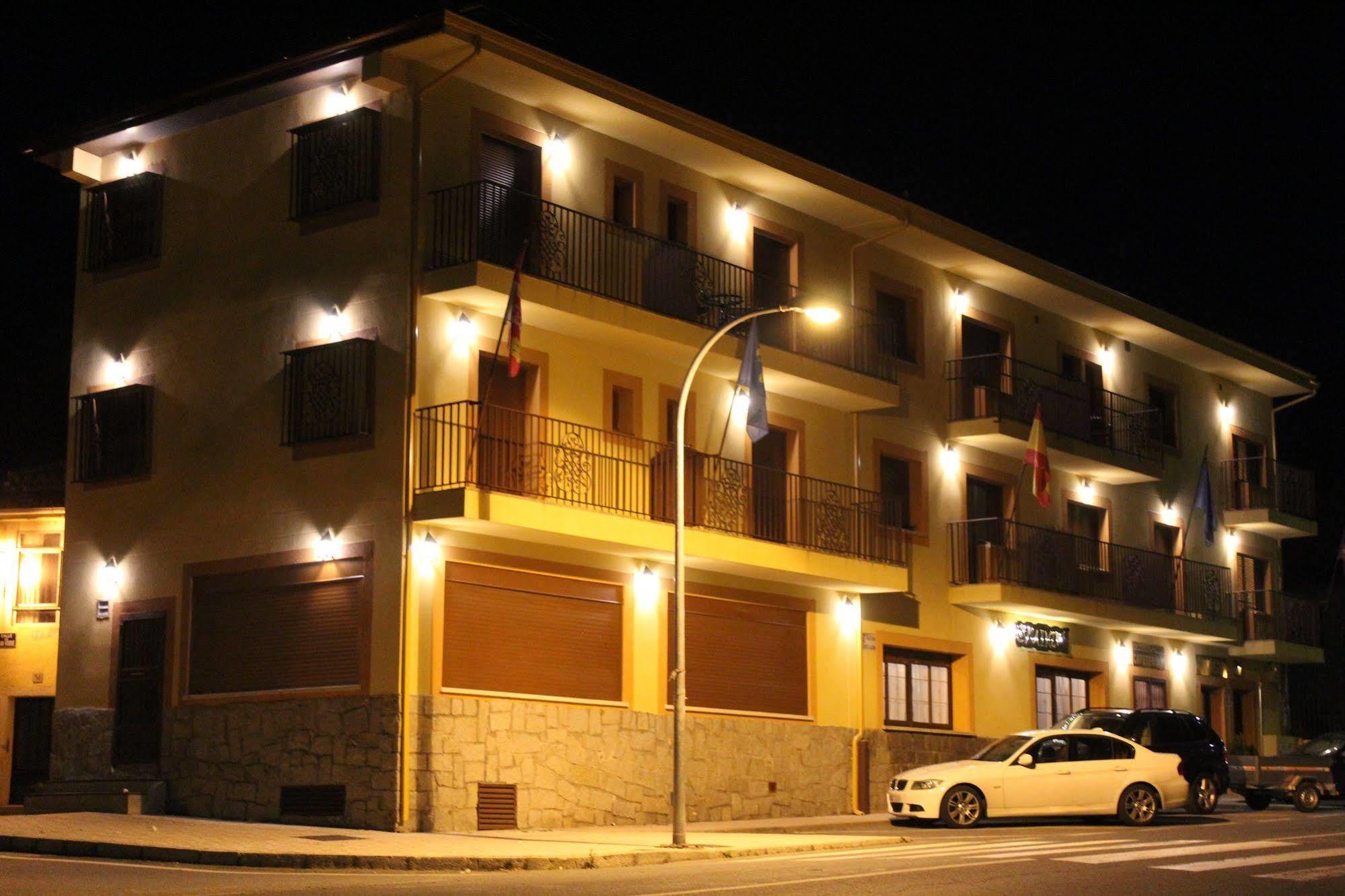 Hostal Mainz Piedralaves Exterior foto